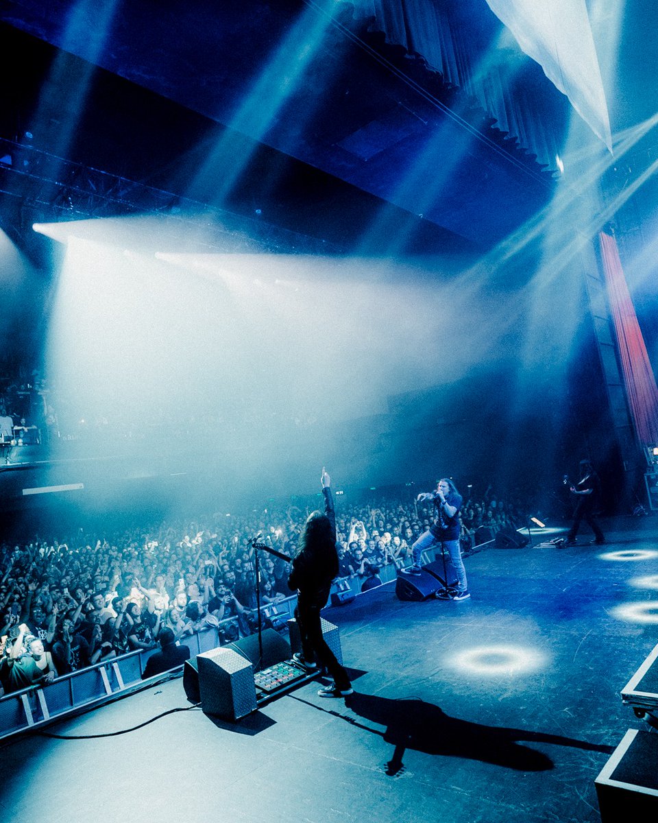 dreamtheaternet's tweet photo. What a night in Rio on Friday! 🇧🇷 🤘

São Paulo are you ready for tonight's show?

📸 @WorkByWolfe https://t.co/N8MiF887R1