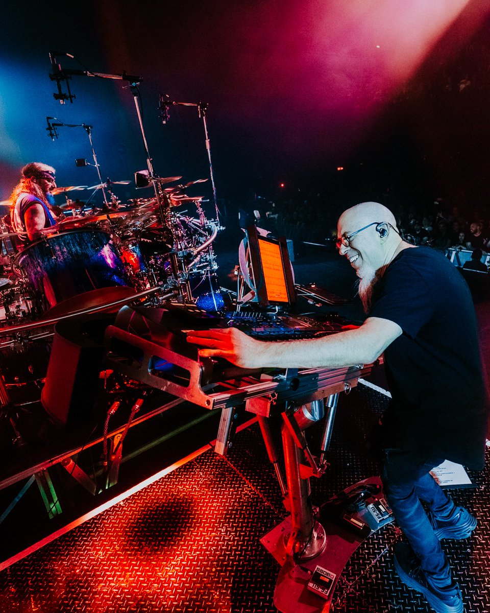 dreamtheaternet's tweet photo. What a night in Rio on Friday! 🇧🇷 🤘

São Paulo are you ready for tonight's show?

📸 @WorkByWolfe https://t.co/N8MiF887R1