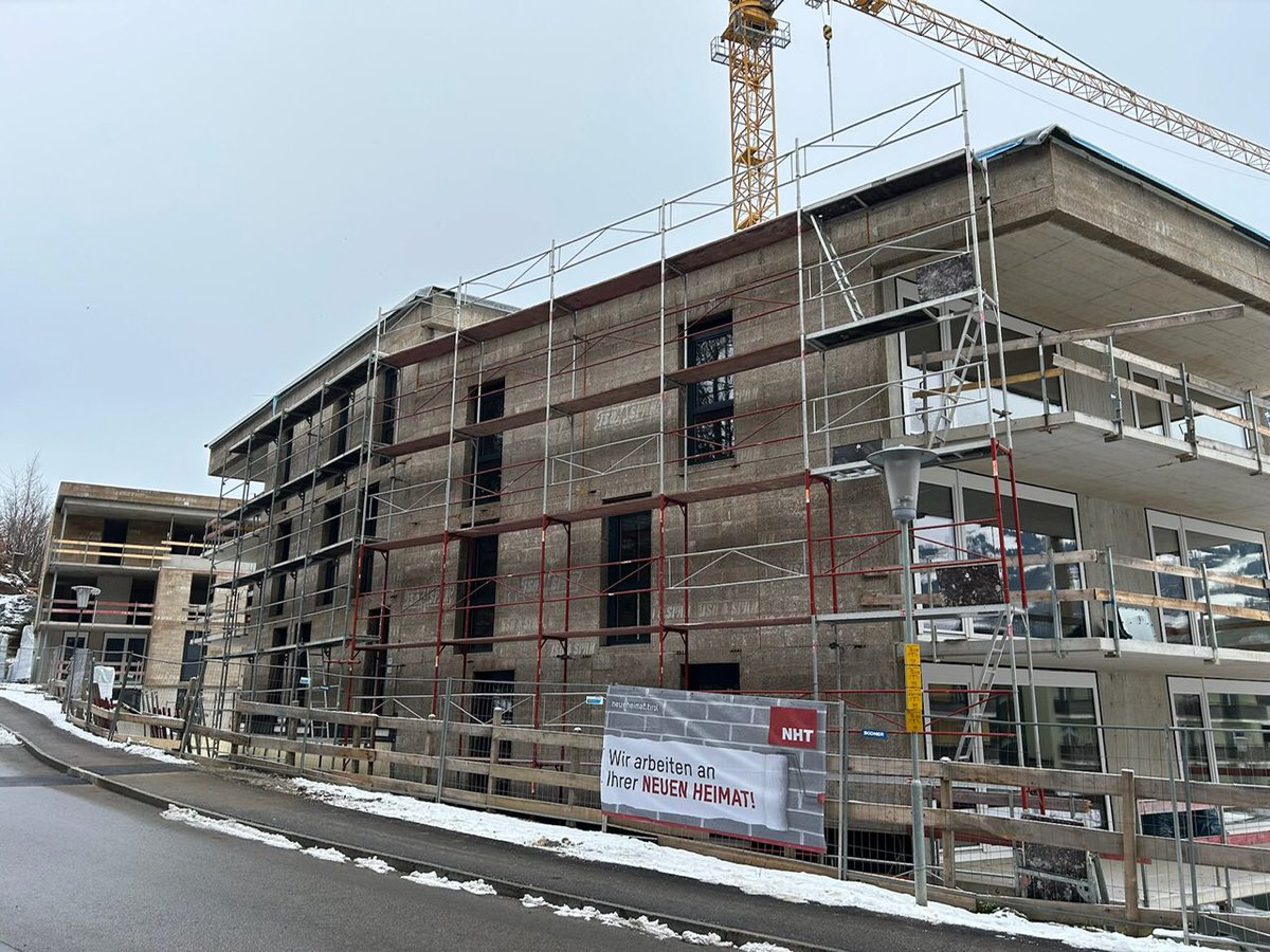 isospan's tweet photo. DIE BAUWEISE DER ZUKUNFT ENTSTEHT HEUTE
BV Wohnanlage Kitzbühel
Bauherr: Neue Heimat Tirol
Baufirma: Bodner, St. Johann
Planung: DIN A4 Architektur, Innsbruck
Bauphysik: Fiby, Innsbruck
Wandbaustoff: ISO SPAN Fertigwandmodule Expert 43/20
https://t.co/cBf9OzYMlg https://t.co/0Zz1lHXafi