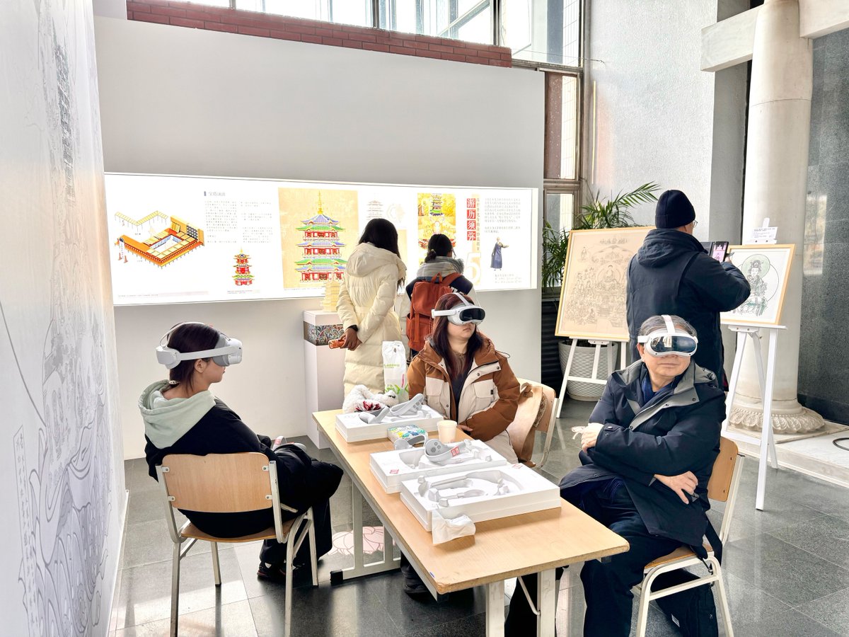 Tsinghua_Uni's tweet photo. Do you know what #Dougong is? Experience ancient Chinese culture through #VR, 3D models, and dynamic visuals in the School of Architecture building! On display until Dec 20, this exhibition highlights the beauty of #SongDynasty architecture and murals of Kaihua Temple. https://t.co/VwlBGe8Jdh