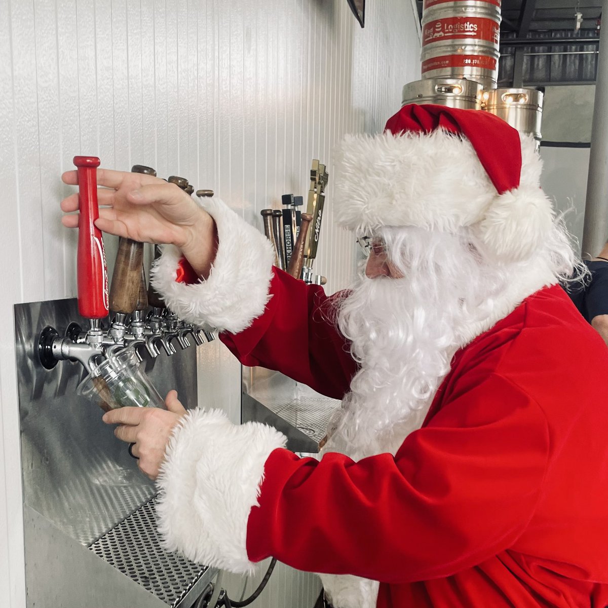 TXLeaguerBrew's tweet photo. Oh what fun…
Santa at the Beerpark! https://t.co/spQV4wwYc2