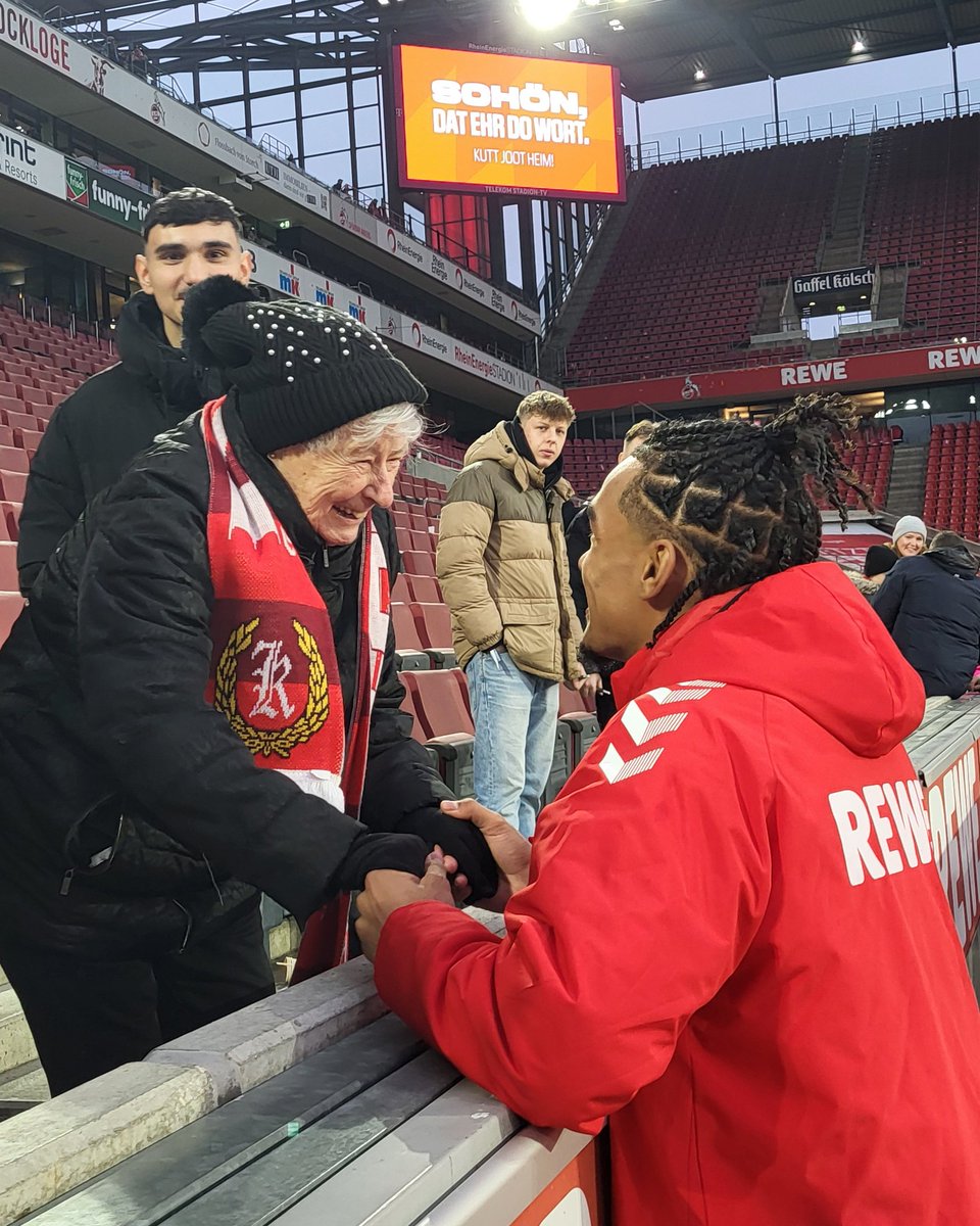 fckoeln's tweet image. Stolze Uroma 😍
____
#effzeh #KOEFCN