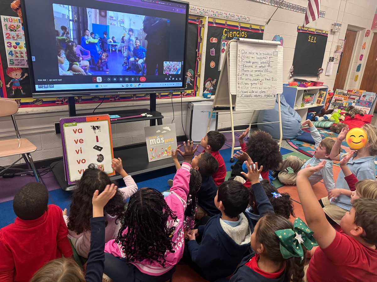 profesammyleon's tweet photo. This week, my kindergarteners had a heartwarming video call with peers in Colombia! 🇺🇸🤝🇨🇴 They explored similarities and differences in Christmas traditions and exchanged thoughtful gifts. Such a joyful reminder of the beauty of cultural connections! 🌍@ParticipateLrng @WHOwenES https://t.co/WuGUhc2lIn