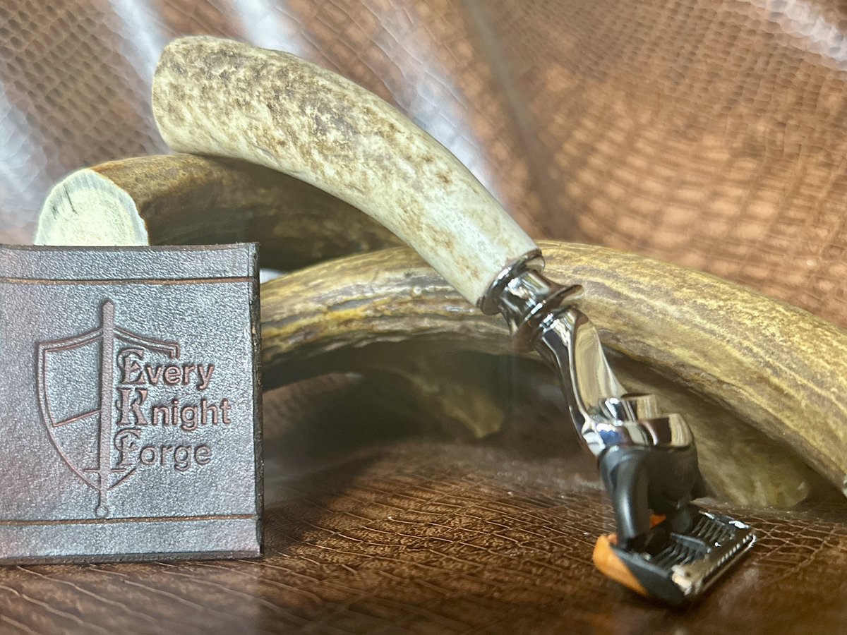 EKForgeLLC's tweet photo. This amazing stag razor is on its way to Jimmy in OK. Hope it provides shaving service and enjoyment for years to come! #WetShaving #Shaving #Shave #SOTD #Lather #MenGift #WetShaveClub #Barber #Antler #Hiking #Hunting #Camping #Fishing #HandMade #MadeinUSA #ShavingSoap https://t.co/xADnoq3zEm