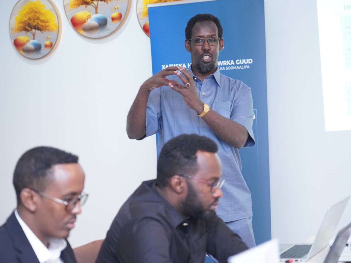 oagsomalia's tweet image. @oagsomalia held a 2-day workshop with the esteemed Auditor General of FMS-OAG South-West State @OfSwss & his team, focused on legal & regulatory frameworks, fraud risks, documentation & forensic audits, fostering knowledge exchange & strengthened audit practices.