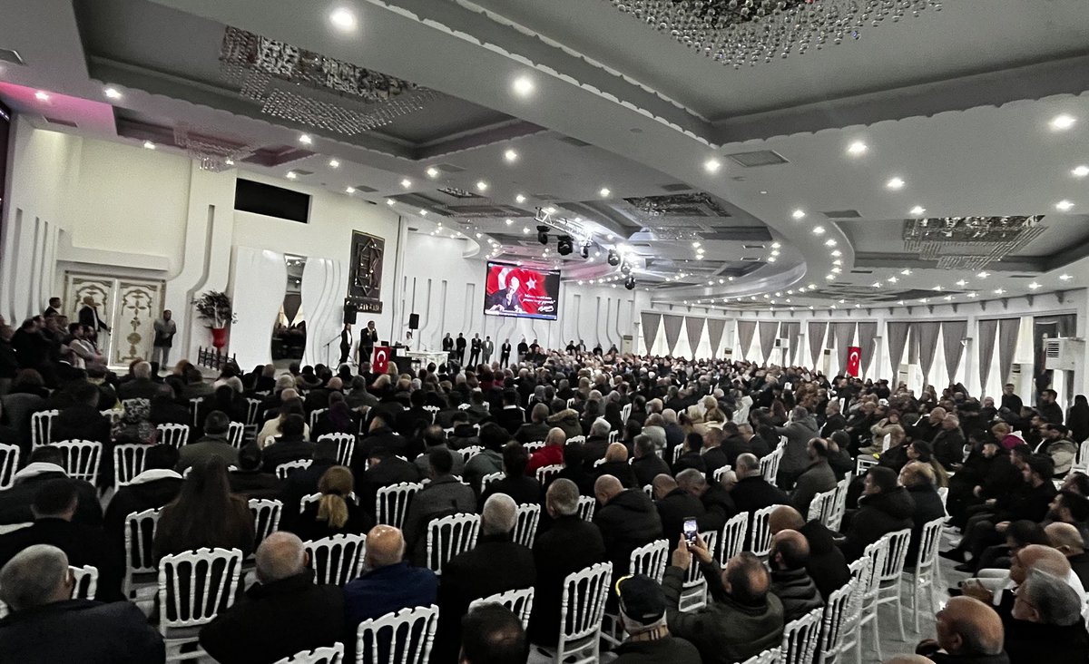 korayaydintr's tweet photo. #Ankara iradesini ortaya koydu! 

Etimesgut’ta binin üzerinde vatandaşımızla, gönüldaşımızla bir araya geldik. Türkiye’nin geleceği için atacağımız adımları konuştuk. Türk milletinin gözlerinin önüne çekilen propaganda ve algı yönetimi perdesini indirecek, trol faaliyetlerini kıracak ve sokaktaki vatandaşın gerçek gündemini konuşacak bir sivil hareketi nasıl inşa ettiğimizi etraflıca anlattık. Programa katılan ve gönülleri bizlerle olan Ankaralıların güçlü desteğiyle başarılı olacağımızı şimdiden gördük. Bugün bizlerle olan, varlıklarıyla, inançlarıyla bizlere güç veren Ankaralı hemşehrilerimize sonsuz teşekkürlerimi sunuyorum.