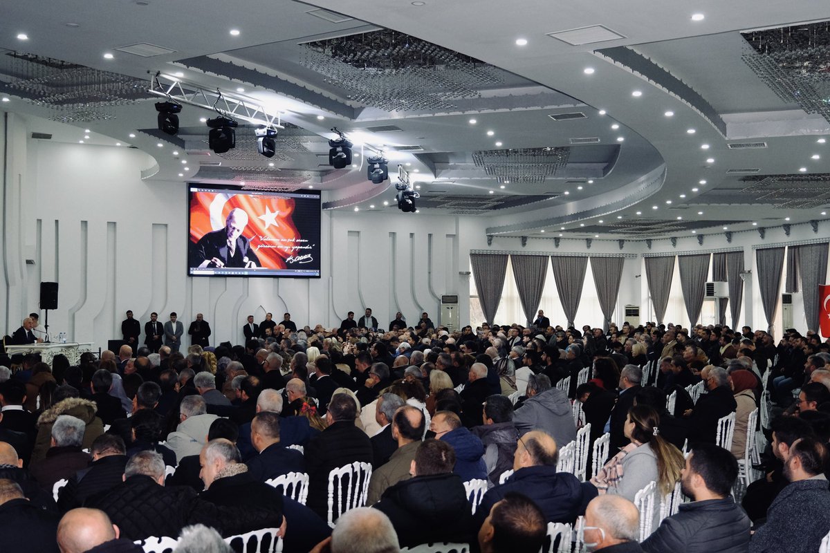 #Ankara iradesini ortaya koydu! 

Etimesgut’ta binin üzerinde vatandaşımızla, gönüldaşımızla bir araya geldik. Türkiye’nin geleceği için atacağımız adımları konuştuk. Türk milletinin gözlerinin önüne çekilen propaganda ve algı yönetimi perdesini indirecek, trol faaliyetlerini