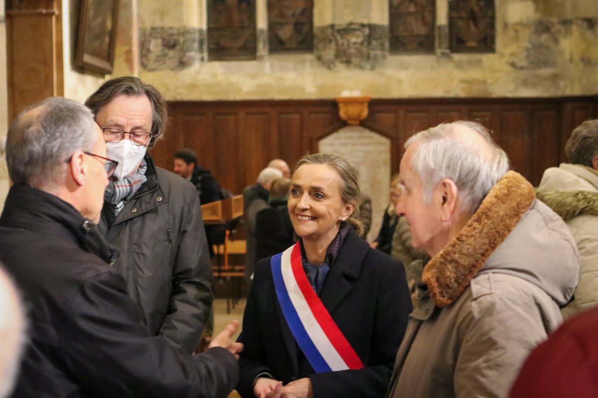 AnneSicard1's tweet photo. Très honorée d'avoir pris part au retour de la copie du mausolée funéraire de Victor Thérèse Charpentier, figure d'#Ennery et personnalité de notre histoire locale, ce vendredi à l'église Saint-Aubin. Cet hommage illustre notre profond attachement à la mémoire et au patrimoine de notre territoire. Bravo au maire Matthieu Laurent, à l'équipe municipale et aux donateurs pour ce beau projet.