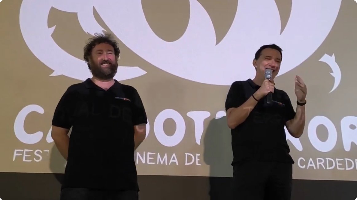 mp_festivales's tweet photo. 📹 La Presentación de la sesión inaugural del 19º @Cardoterror 📽️♀️💪🪴🎃🩸, patrocinada por @mundoplustv, repleta de hechos curiosos sobre #AmericanPsycho (2000) a cargo de @AlexOliveres y @saulivars 👇

▶️ https://t.co/myUBsl0lTw

#cardoterror #cardoterrorxix #cardoterror2024 https://t.co/MnoBGa0UvF