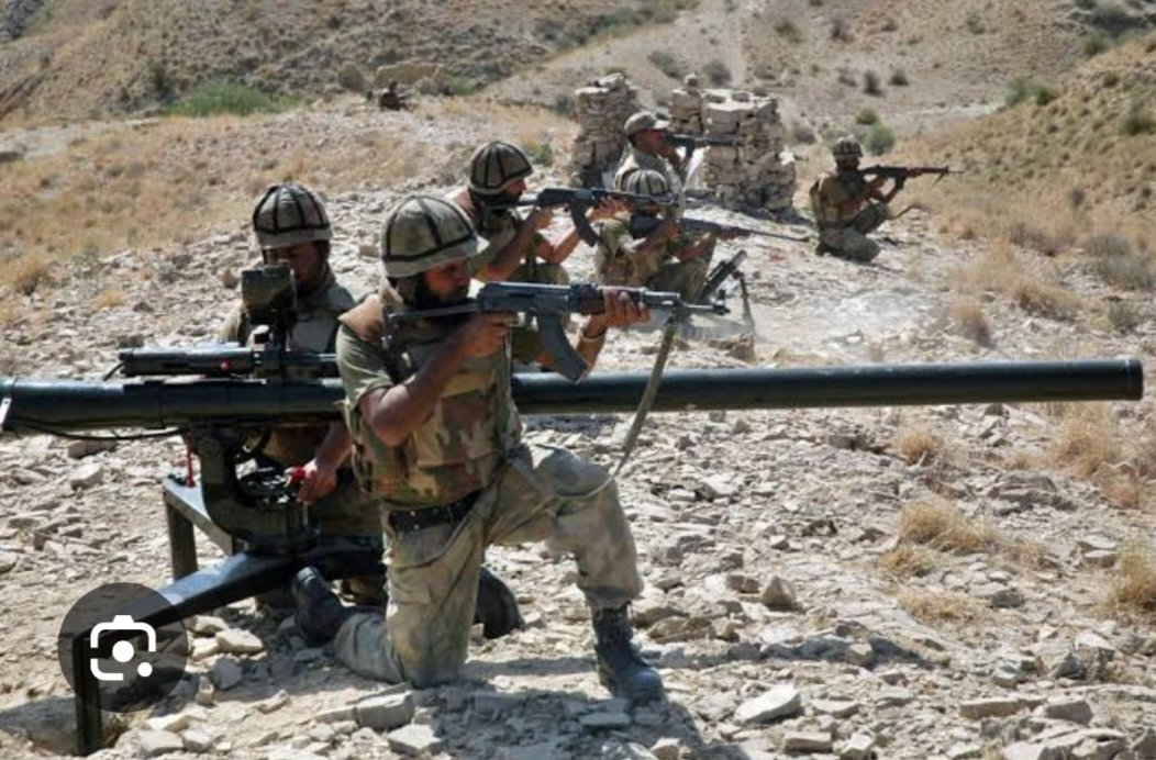 انتہائی دردناک خبر۔۔۔

کل ضلع باجوڑ میں 200 سے زیادہ فوجی اہلکار جن میں ہر قسم کے فائیٹرز تھے 

تحصیل ماموند کے ایک گاؤں میں ایک ادمی کے اپر انکے گھر پر چھاپہ 
صبح 11 بجے سے لیکر شام  6 بجے تک فائرنگ  بکتربند گاڑیاں ہر قسم کا اسلحہ استعمال کرتے ہیں

لیکن وہ آدمی دلیری کیساتھ اپنے