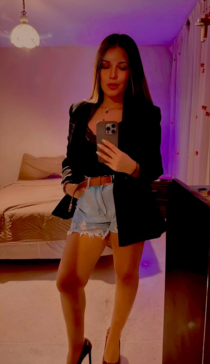 Siento que está subestimado el poder que da comprarse unos tacones de animal print. Ponérselos es sentirse toda una diosa, te dejo las pruebas