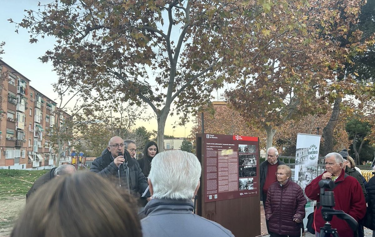 immolats_cat's tweet photo. #CaNOriac, nou #EspaiDeMemòria
Per recordar i homenatjar veïns/es implicats en la #LluitaAntifranquista a Sabadell
Menció especial als 134 sabadellencs que van ser processats pel Tribunal de Orden Público (1968-74)
Intervencions de Jordi Font, dir. @catmemoria i @SilviaGarciaPl https://t.co/uXF2czHyM6