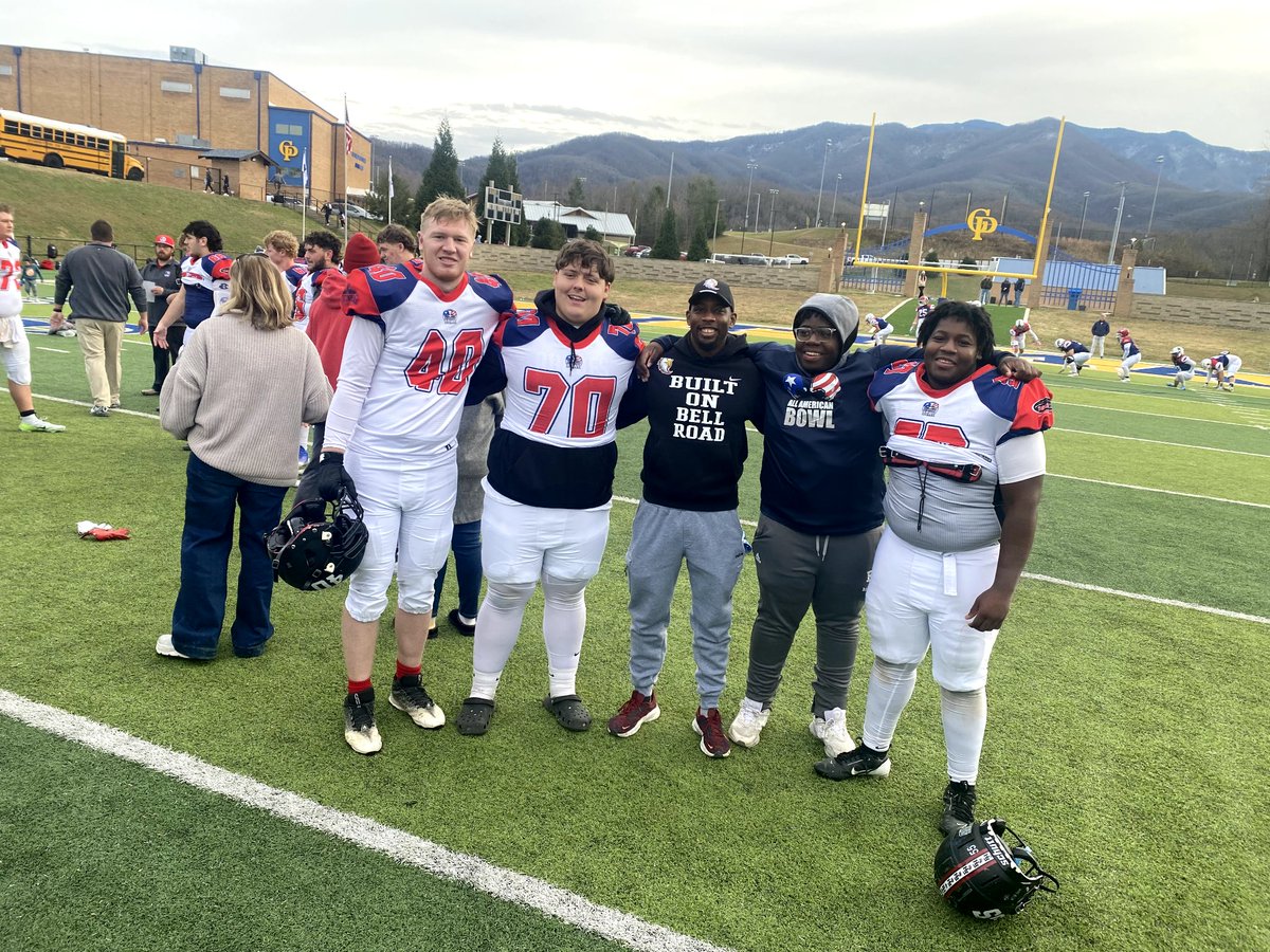 jglass2025's tweet photo. Had a great time @GatlinburgBowl. Competed and had lots of fun and made new friends. 
@_CoachStewart @EHCSathletics @EzellFootball https://t.co/X87Ly8DF4p