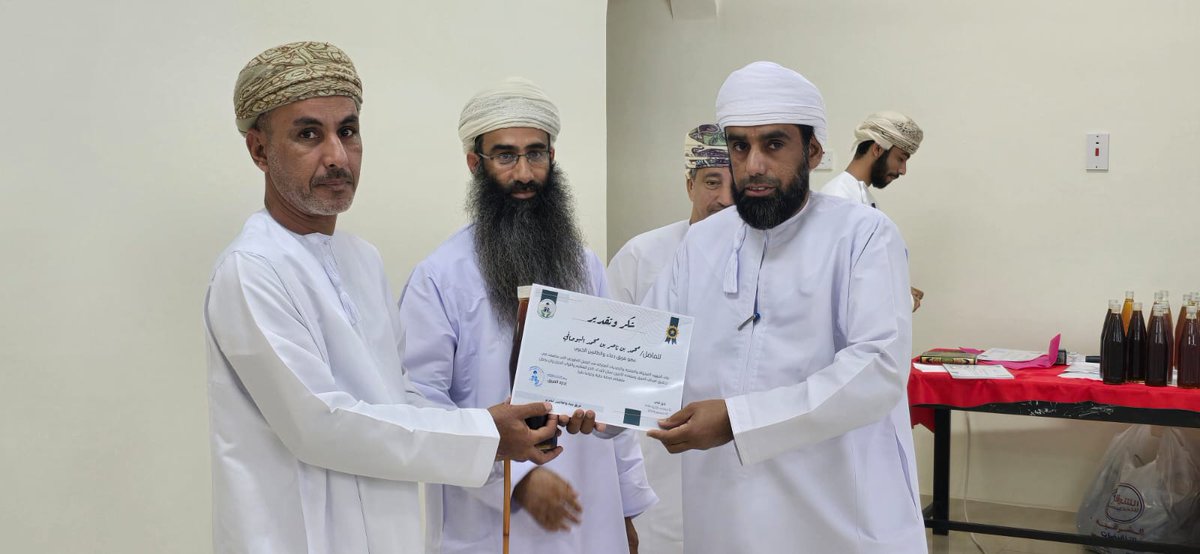 dtayeenteamch's tweet photo. نفذة إدارة الفريق ورشة عمل لاعضاء الفريق من رؤساء أقسام ومندوبين الفريق لاطلاعهم على المستجدات والخطط والبرامج التي نفذها الفريق في هذا العام وحثهم على التسجيل في منصة جود.
وفي ختام الورشه تم تكريم جميع المشاركين. https://t.co/bdoNspuGm9