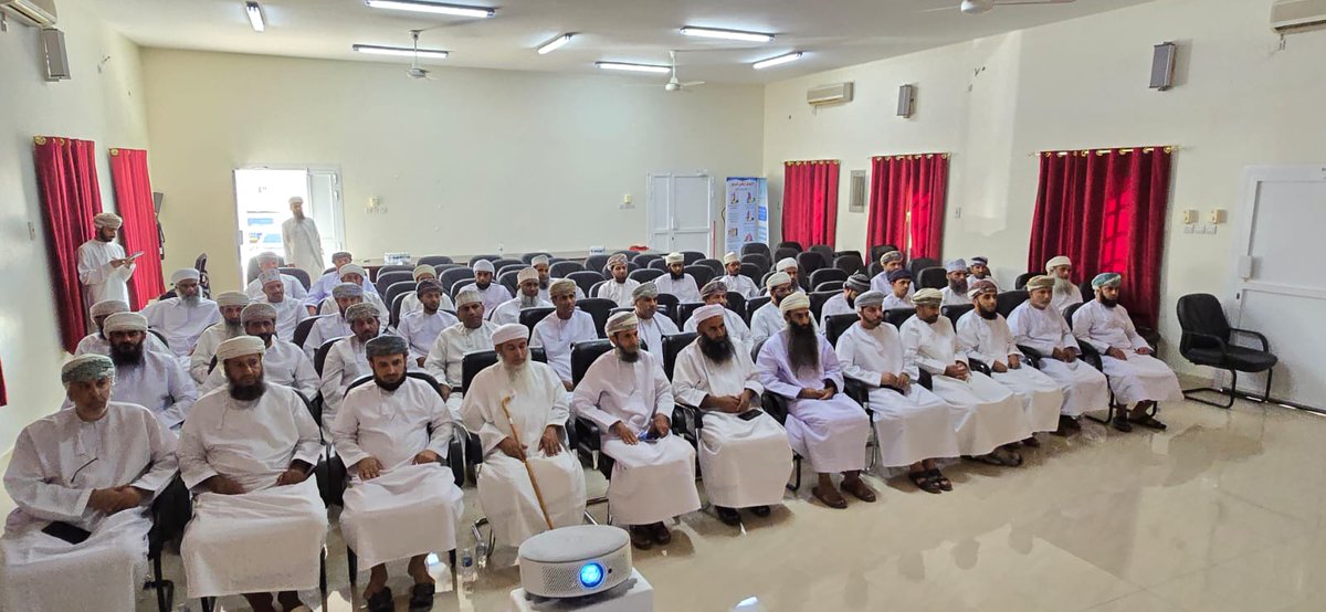 dtayeenteamch's tweet photo. نفذة إدارة الفريق ورشة عمل لاعضاء الفريق من رؤساء أقسام ومندوبين الفريق لاطلاعهم على المستجدات والخطط والبرامج التي نفذها الفريق في هذا العام وحثهم على التسجيل في منصة جود.
وفي ختام الورشه تم تكريم جميع المشاركين. https://t.co/bdoNspuGm9