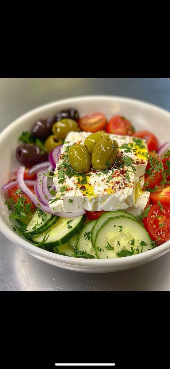 CoffeeBeautyCho's tweet photo. Classic Greek Salad

Ingredients:

2 cups sliced cucumber
1 cup halved cherry tomatoes
1/2 red onion, sliced
1/4 cup Kalamata olives
1/4 cup green olives
1/2 cup cubed feta cheese
1 tbsp fresh parsley, chopped
1/4 tsp dried oregano
Salt and pepper, to taste
2 tbsp olive oil
1 tbsp red wine vinegar
Instructions:

Combine cucumber, tomatoes, onion, olives, and feta in a bowl.
Sprinkle oregano, parsley, salt, and pepper.
Drizzle with olive oil and vinegar.
Toss gently and serve fresh.