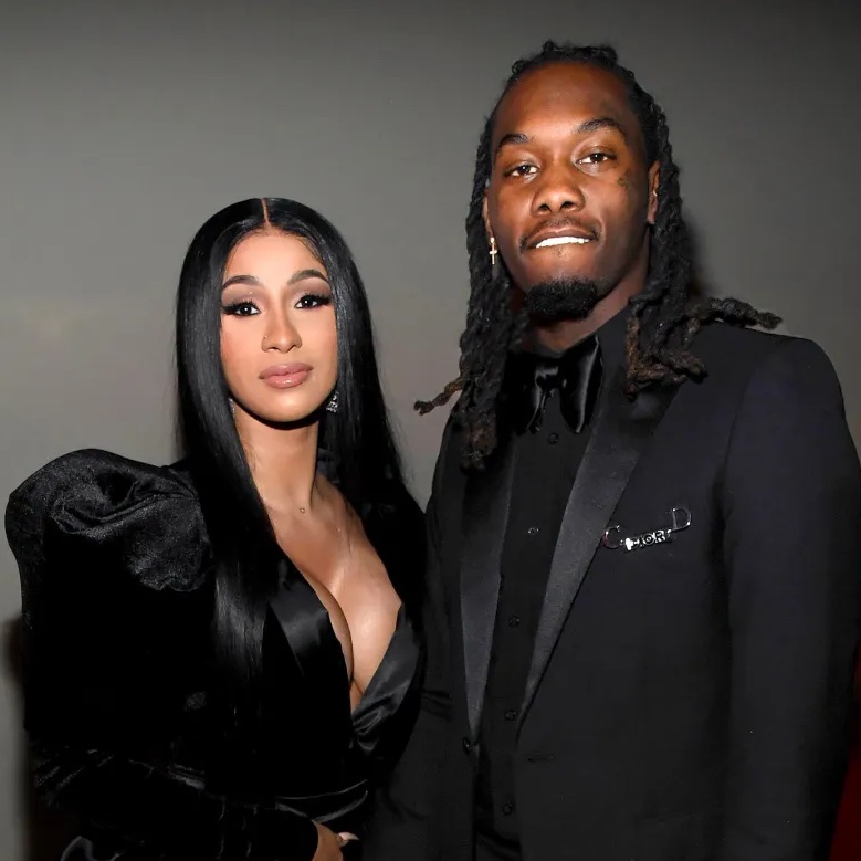 DramaAlert's tweet image. Cardi B LEAKS alleged texts with Offset. 👀‼️

"I told you, you never getting this p*ssy again"