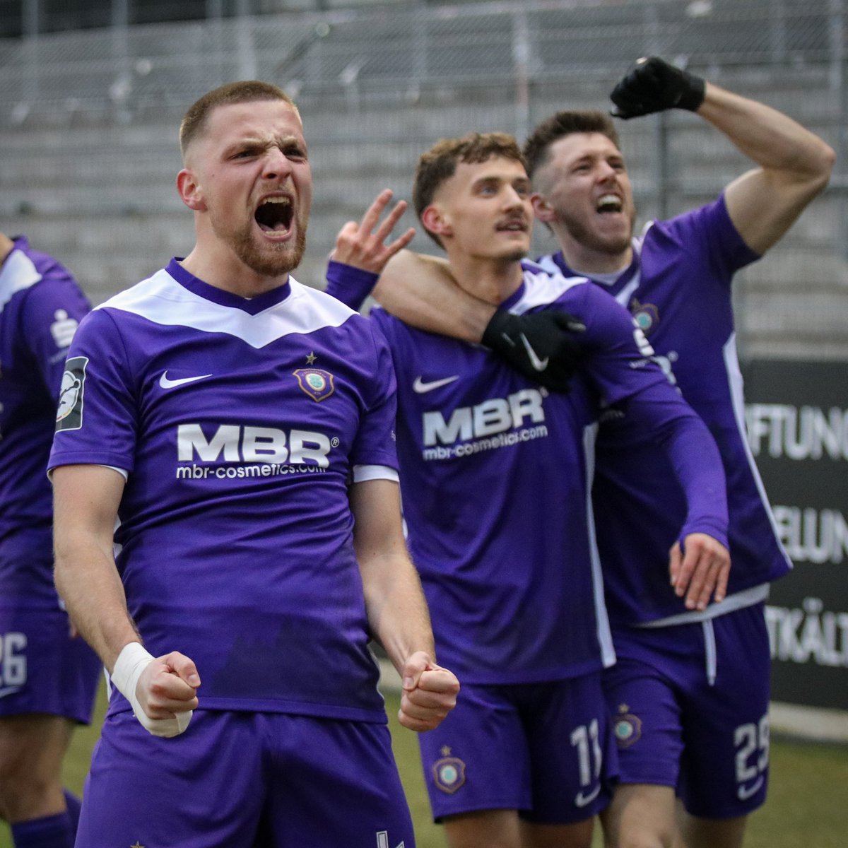 FCErzgebirgeAue's tweet photo. 𝐚𝐮𝐫𝐚 🔥💜

#SVSAUE #AUE #Kumpelverein https://t.co/5B6xkMoiiJ