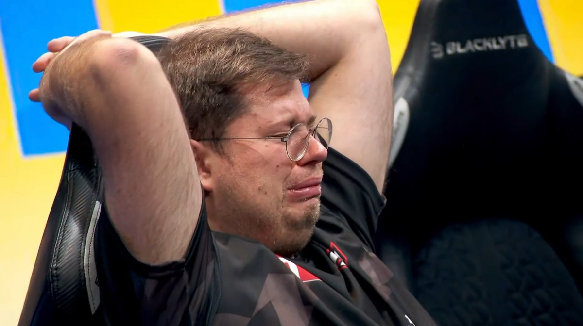 MNSQu's tweet photo. When all your friends bought the $IO dip and you didn't https://t.co/QJJJPVjk3d