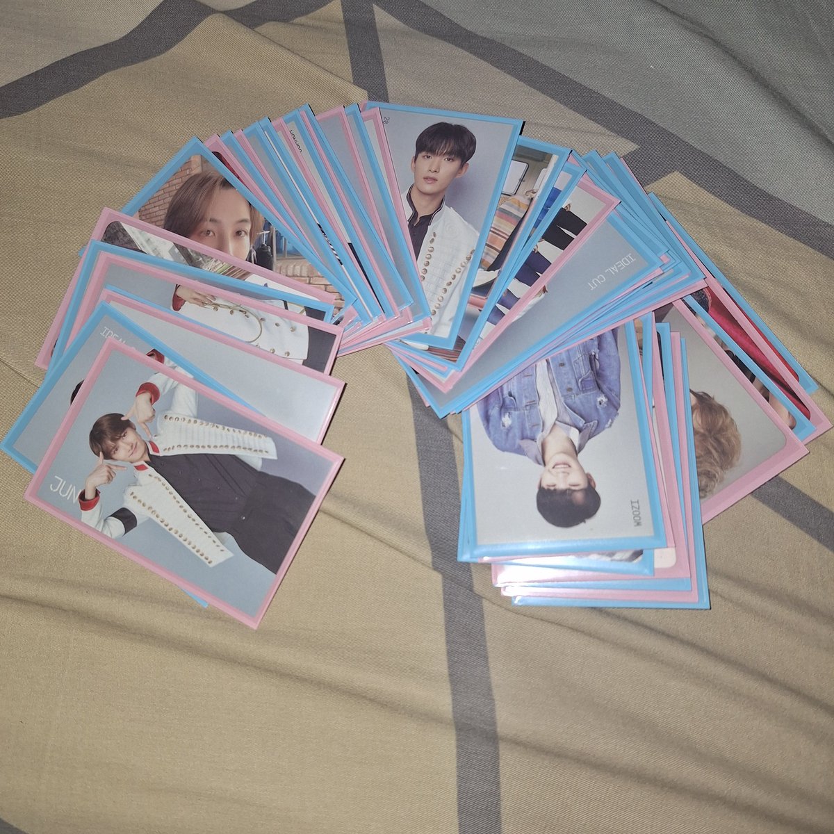 [UPDATE]
7 hours of packing for svt freebies sudah selesai.
see you on february 8 (day 1), caratdeul~ 👋👋👋