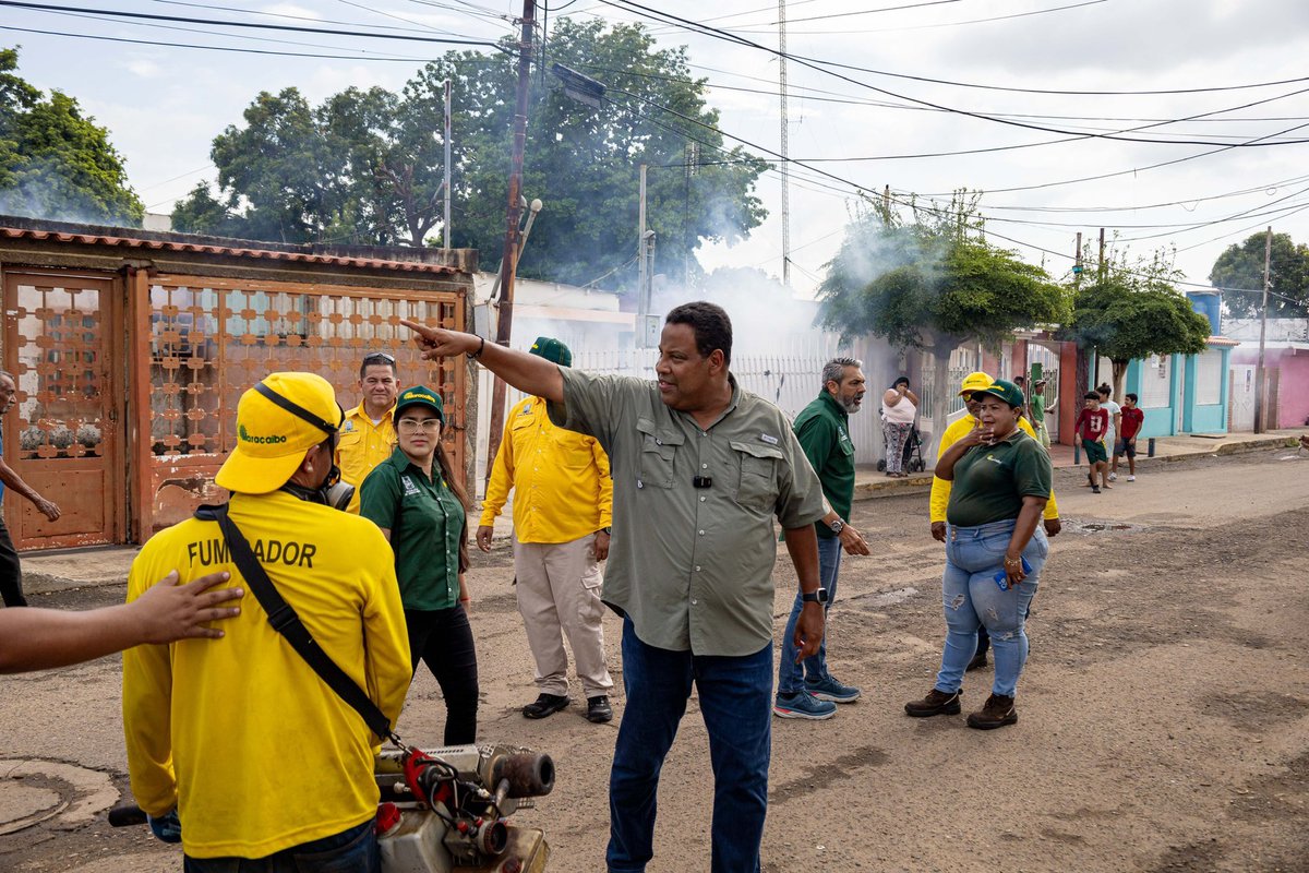 FrancoRLuis's tweet photo. Hoy, se cumplen 75 días de la detención ilegal del #AlcaldeDeMaracaibo .@RafaelRamirezC, con él están detenidos 4 miembros de su equipo de gestión (#DianaBerrios, #MargaritaAssenza, #DavidBarros y #PedroGuanipa) exigimos la LIBERTAD DE TODOS los #PresosPolíticos #VenezuelaLibre https://t.co/Azjw9fPed7