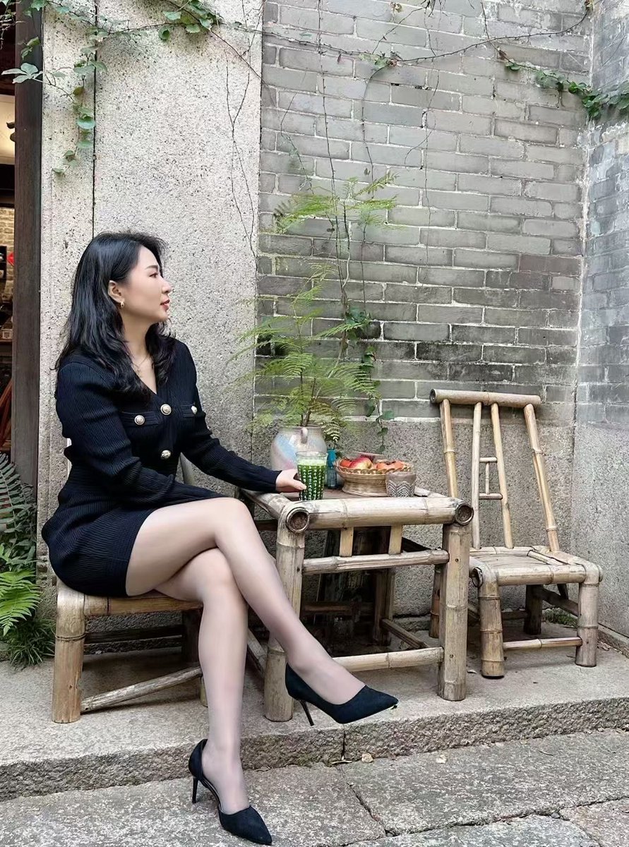 yi59723's tweet photo. 大隐于市的民国1917古典建筑
巷子里古风新中式下午茶🍵🐱
店里还有好几只很乖的猫🐱
被抹茶系列出品吸引而来[色] https://t.co/LXlFT0zknw