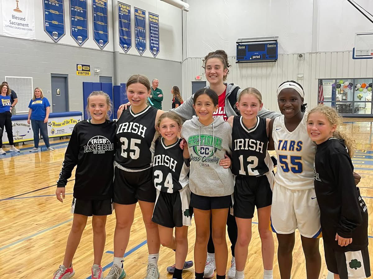 MidProGirls's tweet photo. Always fun to see the fam! 

#MidProFam 🏀 https://t.co/MQEhdUlHnR