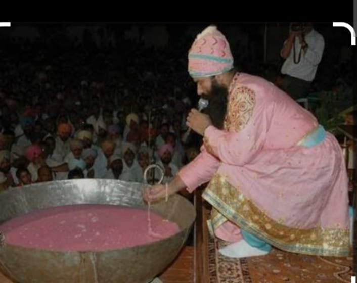 VirkSaabVirk2's tweet photo. @meet_hayer ਇਸ ਸਾਰੀ ਲੜਾਈ ਚ ਪੰਥਕ ਅਖ਼ਬਾਰ ਅਜੀਤ ਦਾ ਮਾਲਕ ਬਲਜਿੰਦਰ ਸਿੰਘ ਹਮਦਰਦ ਪਤਾ ਨਹੀਂ ਕਿੱਥੇ ਗਾਇਬ ਹੋ ਗਿਆ https://t.co/qEJE0vRtji