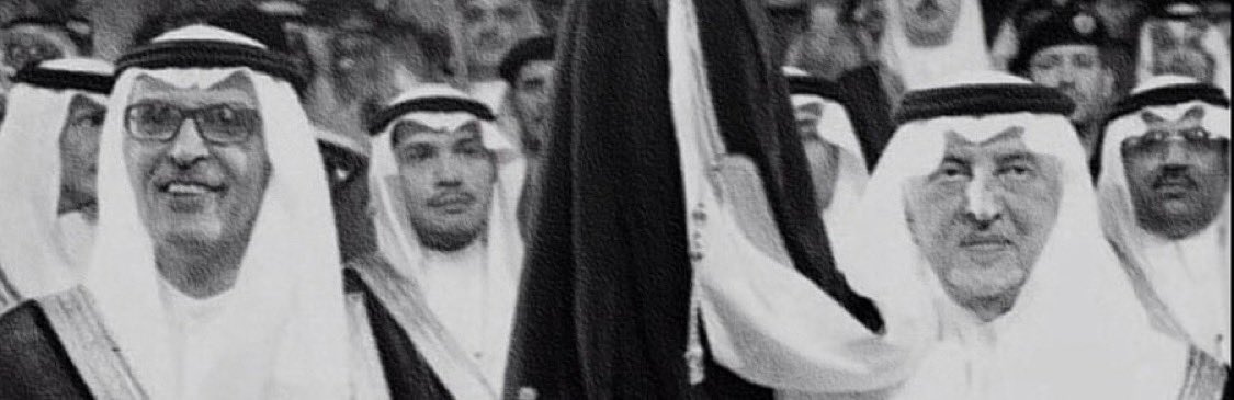 _Al6wary_'s tweet photo. و الله أنّي بوسط الناس كنّي خلاوي
من يلوم المفارق عقب فرقا خويّه https://t.co/28HjnjLanP