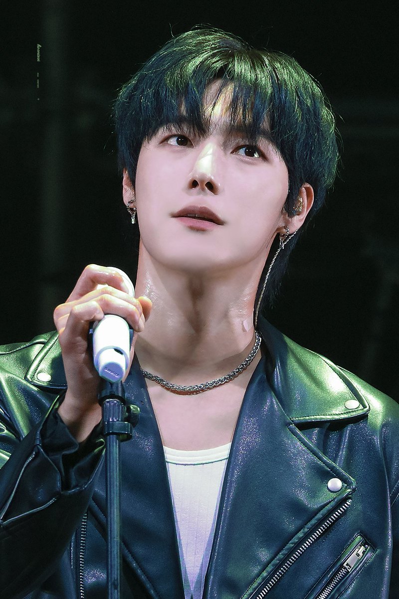241214 라이브온 대구
🐉

#원위 #ONEWE #용훈 #YONGHOON