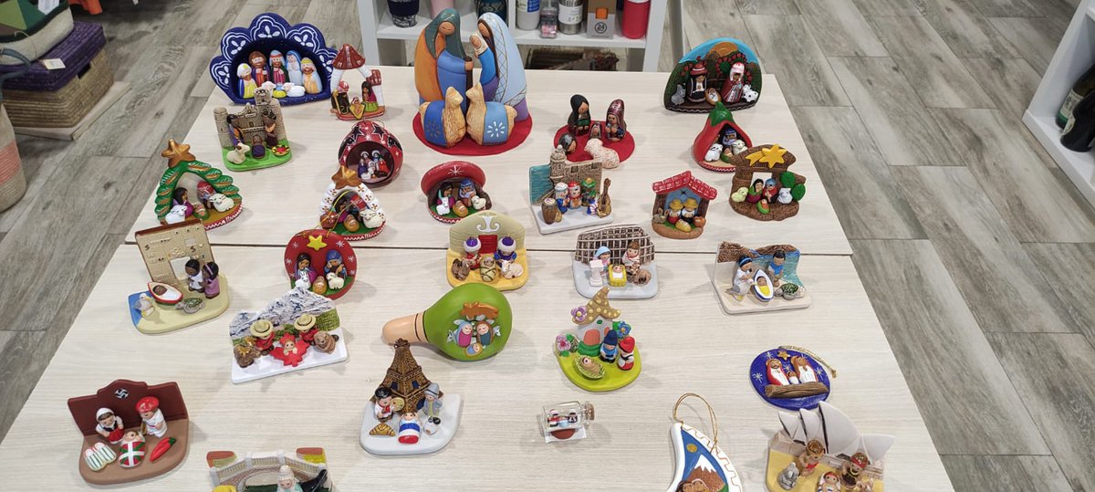 OIenMalaga's tweet photo. 🎄Esta Navidad regala con el corazón, regala @ComercioJustoOI de @OxfamIntermon 💚

🎁 Contribuirás al desarrollo de cooperativas de #ComercioJusto  adquiriendo productos ecológicos, sostenibles y con sueldos dignos 🤩

Tienda en #Málaga C/ Casas de Campos 10 #Soho ¡sorprende!💚 https://t.co/KVzl4oVbb5