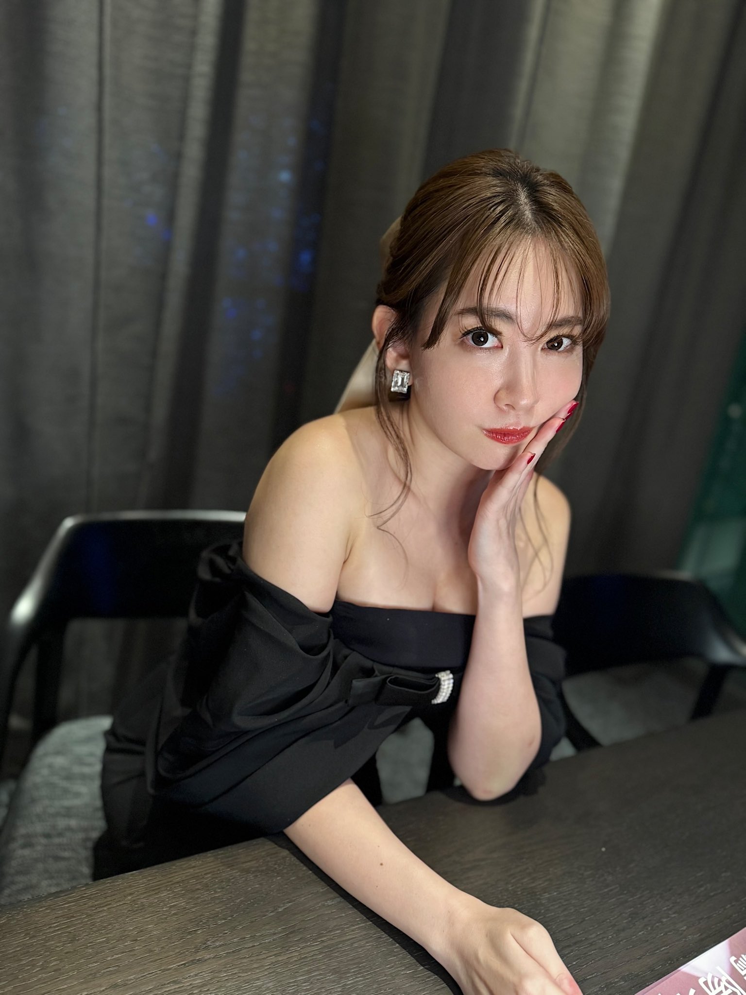 小嶋陽菜写真集【公式】 (@kojiharu_book) / X 小嶋陽菜写真集【公式】 (@kojiharu_book) / X