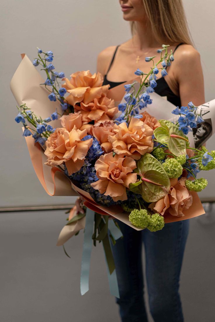 A large cream and blue colored bouquet was delivered to @CamilleThePsych early this morning.

'𝘓𝘰𝘷𝘦, 𝘒𝘭𝘢𝘶𝘴'