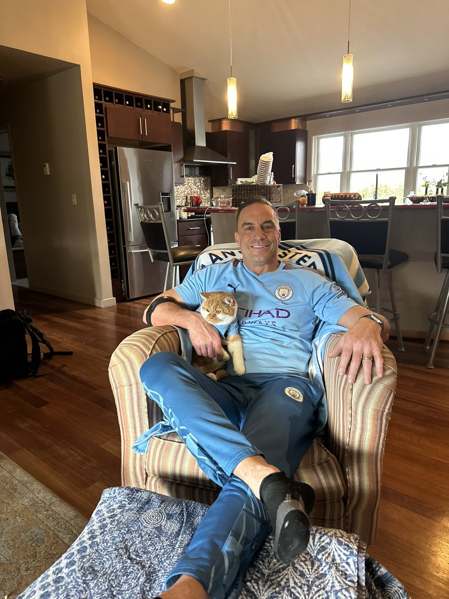 ArchieFaybepuff's tweet photo. @ManCity It's Derby Day!!!  Let's go boys!!!! #mankitty #CityKitty #Epl #Britishshorthair #Pets https://t.co/fwQYukvMrS