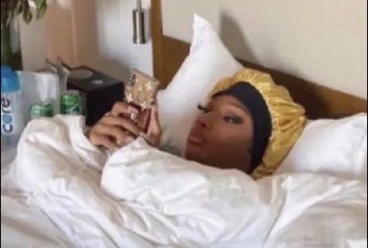 Me ignoring everybody bc ion feel like talking: