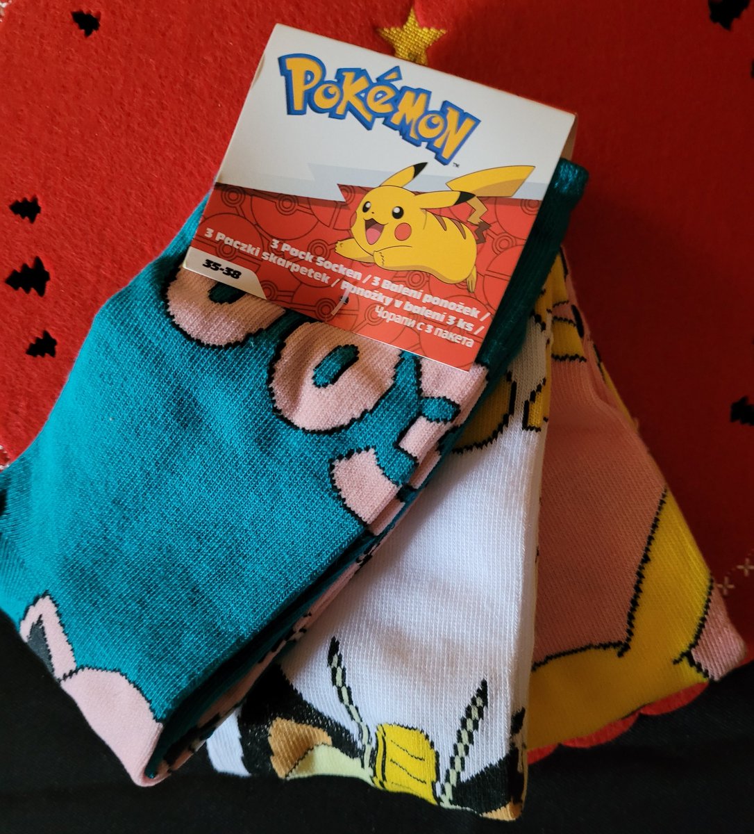 StirioLP's tweet image. Es ist mal wieder Sockensonntag! Und verlose ich... Pokemonsocken!
Follow + Retweet und ihr seid dabei. Auslosung morgen!