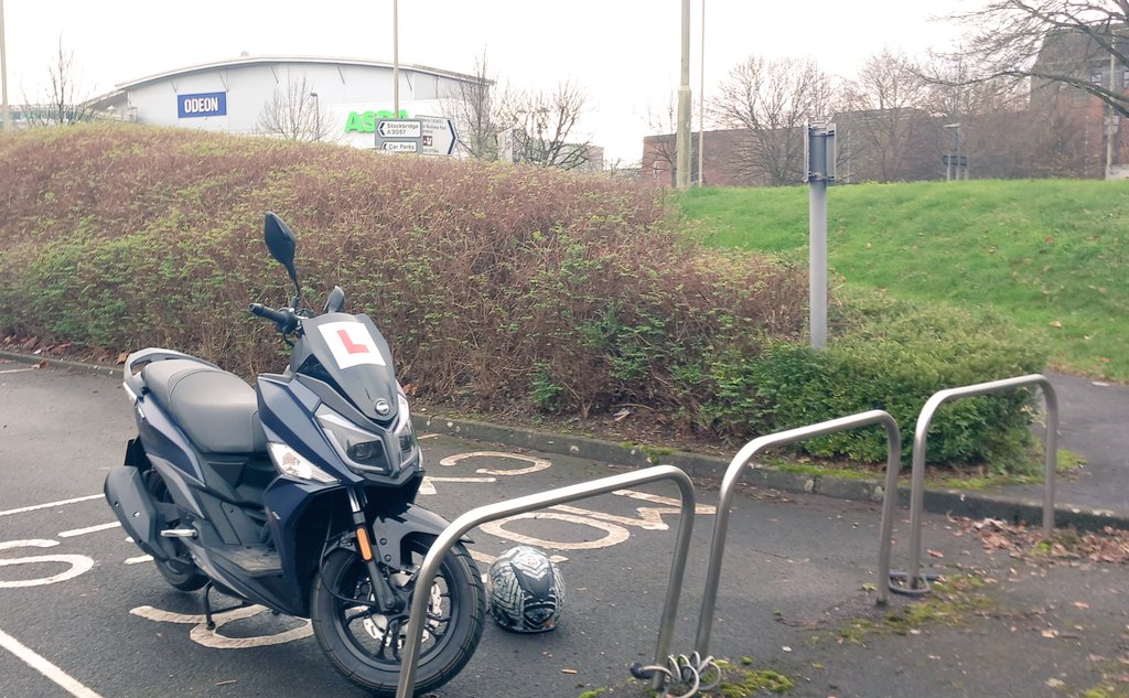 teapennsanime's tweet photo. Taking the JET 14 out for a spin today! #sym #jet14 #125cc https://t.co/IeSJ92hUst