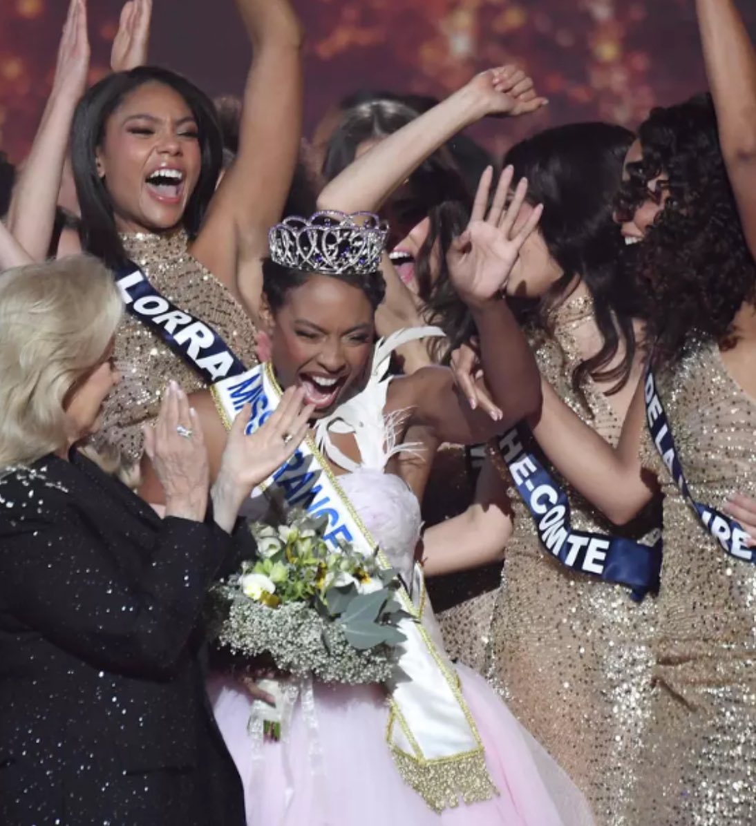 LaRealLife2's tweet photo. Comment faire taire un peuple ils sont très forts #MissFrance2025 https://t.co/v0Gq5htYwU