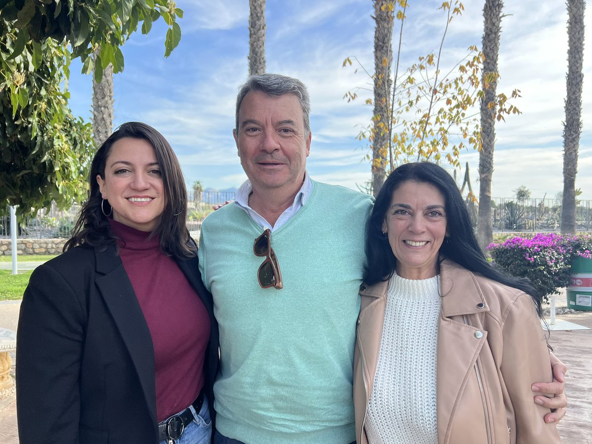 MarGlezBaez's tweet photo. En Motril con nuestro compa @juluvalam de Verdes Equo Motril compartiendo un rato de charla de futuro. 
Como dijimos en la Asamblea de @VerdesEquo_ , el futuro es ahora y somos la fuerza verde de Andalucía 💚
Por lo bueno que está por venir 🌈 https://t.co/0gWPk2KxNh