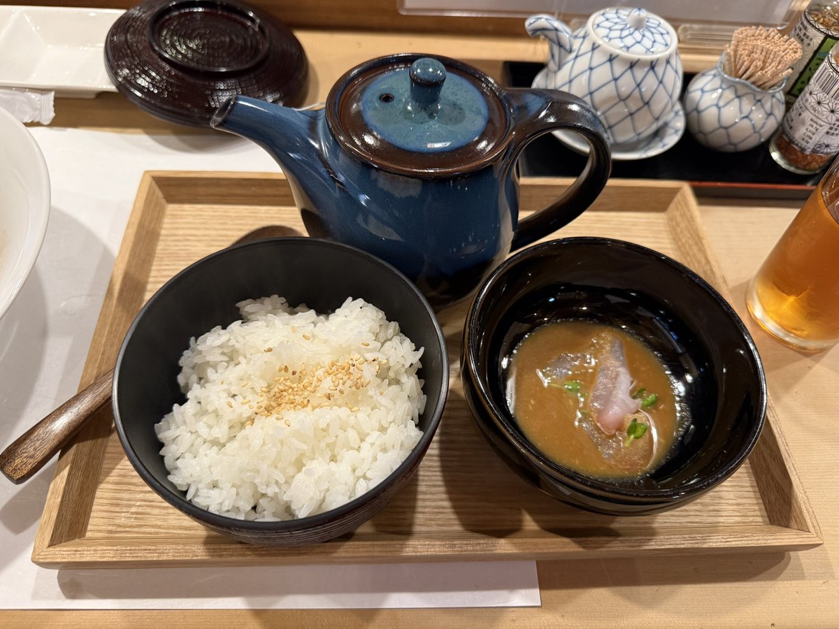 VOXY8822's tweet photo. 吉野寿司

鯛がけ（醤油）500円
なめろうご飯300円
おまかせ三貫（赤身・イナダ・あん肝軍艦）400円
胡麻鯛茶漬け300円

2024.12.15（日）
11:55入店
口頭注文
後会計
カウンター&amp;小上がり
P3台有

#吉野寿司
#埼玉県入間市
#寿司職人渾身の一杯
#朗らかな大将と気さくな女将
#フルコースも最強コスパ https://t.co/no6TJ3oUwZ