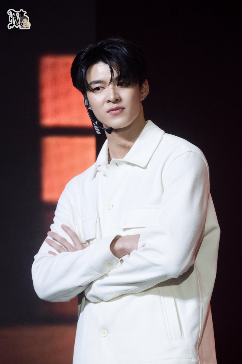 Meennicha8_ofc's tweet photo. หล่อมากๆ คำเดียวที่เหมาะกับพี่มีน 
#MchoiceFanDay2024 https://t.co/ThoQuKp8LZ