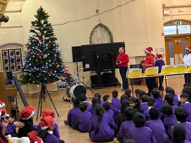 Ladypool_Prim's tweet photo. What a rousing performance from our talented children playing the drums and glockenspiels alongside the choir children! #progression #LadypoolMusic #drumming #glockenspiels #growexcel https://t.co/IOXFs7buHm