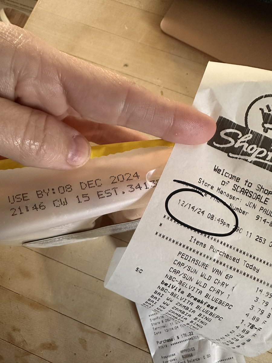 BrieStroh's tweet photo. @shoprite bought 12/14 expired 12/8 @RealLunchables https://t.co/sIwa5ljALz