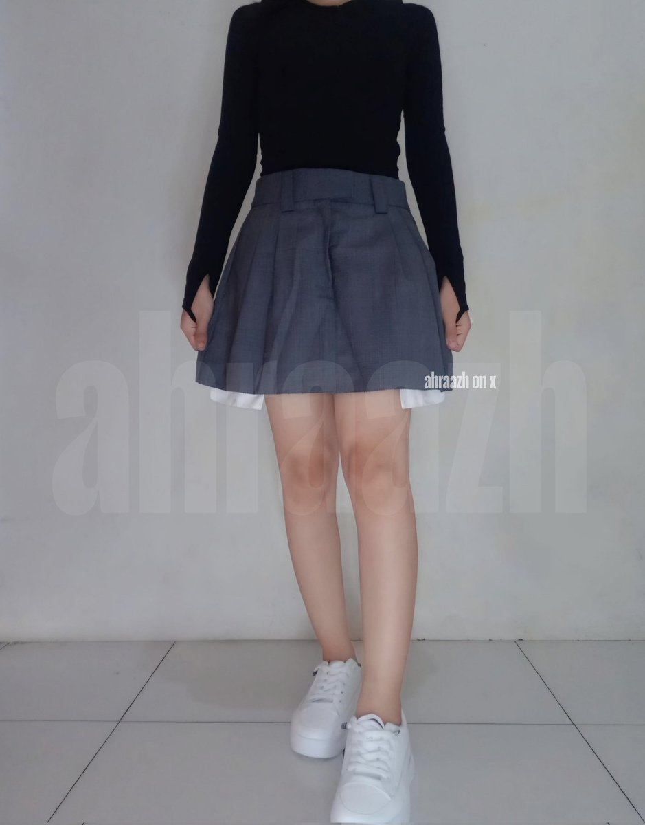 Ahraazh's tweet photo. ini dari miu miu
aku jual murah 12jt aja, masi bisa nego ya⸜( ◜࿁◝ )⸝
no minus masih bagus banget~
bahannya ga usah diraguin lagi, nyaman dan adem banget
di aku masih longgar bagian pinggangnya https://t.co/3plWUMUZfs