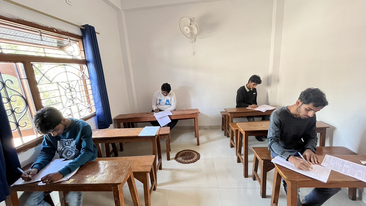 AkbarClasses's tweet image. 🔬 SCIENCE MINOR TEST - 3 CONDUCTED!

Class 10 students of AKBAR CLASSES appeared for their Science Minor Test - 3 on 15th December 2024.

Best wishes for the results! Keep thinking logically! 💡

#ScienceTest #Class10 #ThinkLogically #AkbarClasses