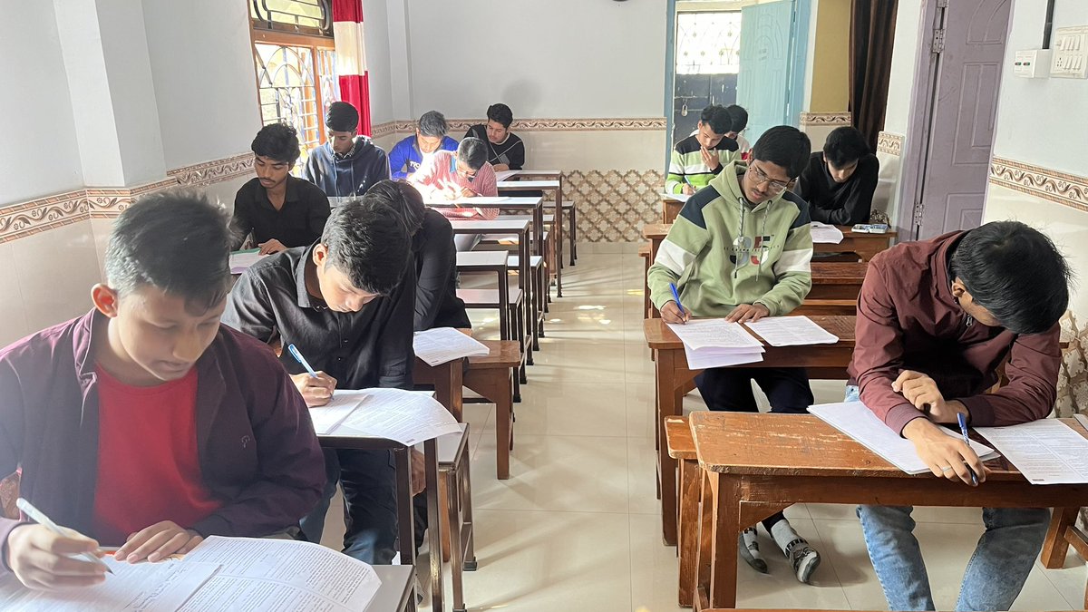 AkbarClasses's tweet image. 🔬 SCIENCE MINOR TEST - 3 CONDUCTED!

Class 10 students of AKBAR CLASSES appeared for their Science Minor Test - 3 on 15th December 2024.

Best wishes for the results! Keep thinking logically! 💡

#ScienceTest #Class10 #ThinkLogically #AkbarClasses