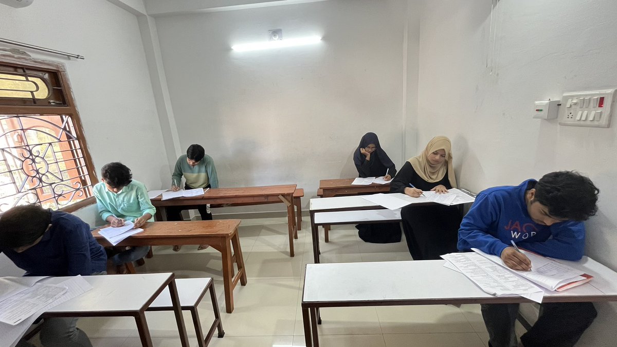 AkbarClasses's tweet image. 🔬 SCIENCE MINOR TEST - 3 CONDUCTED!

Class 10 students of AKBAR CLASSES appeared for their Science Minor Test - 3 on 15th December 2024.

Best wishes for the results! Keep thinking logically! 💡

#ScienceTest #Class10 #ThinkLogically #AkbarClasses