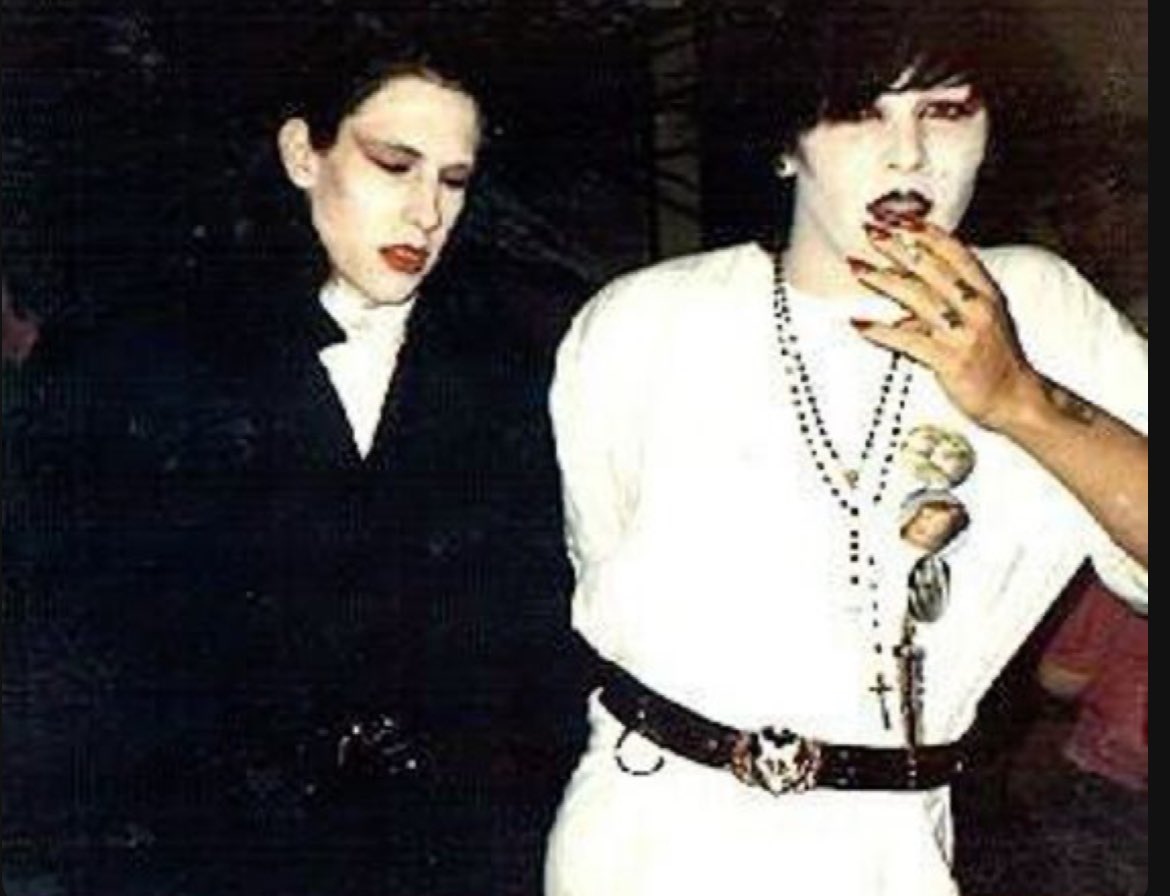 🥀𝔇𝔢𝔞𝔡𝔣𝔩𝔬𝔴𝔢𝔯𝔰🦇 tweet media