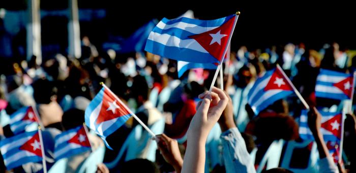 YaquedeCuba's tweet photo. "El heroísmo de este pueblo nada podrá disminuirlo: ni bloqueos, ni ensañamientos, ni odios; ni ríos crecidos, ni lluvias torrenciales, ni huracanes, ni terremotos." Aquí hay un pueblo firme!!!, siempre, 
#ConLaFuerzaDeLaUnidad, Venceremos. https://t.co/j87y1DSzrx
