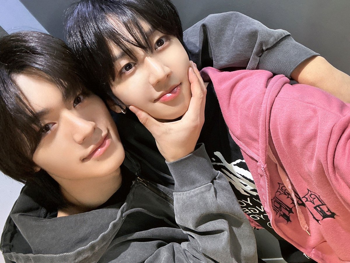 82Message's tweet photo. [#비맞은강아지]
12월에 가장 빛나는 박석준🫶🏻

#82MAJOR #82메이저 #에이티투메이저
#남성모 #NAMSEONGMO https://t.co/960cz3pRrm